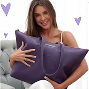 Monat hair spa samples and tote